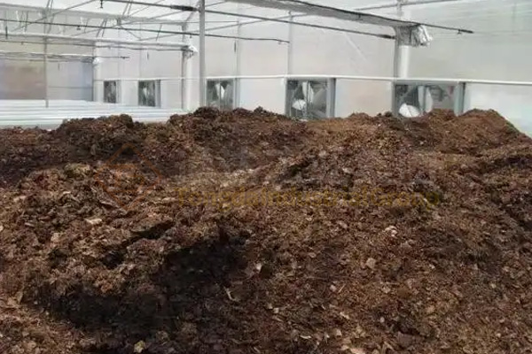 大型養殖場糞便是怎么處理的?養殖場糞便制肥方法