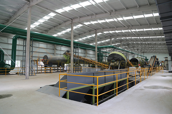 雞糞有機(jī)肥設(shè)備哪家好?小型雞糞有機(jī)肥生產(chǎn)設(shè)備要多少錢